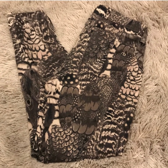 ❌SOLD❌Rag & bone feather print leggings jeans - Picture 5 of 6